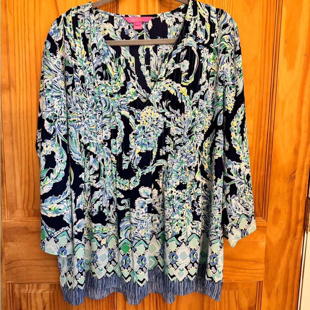 Lilly Pulitzer size large top